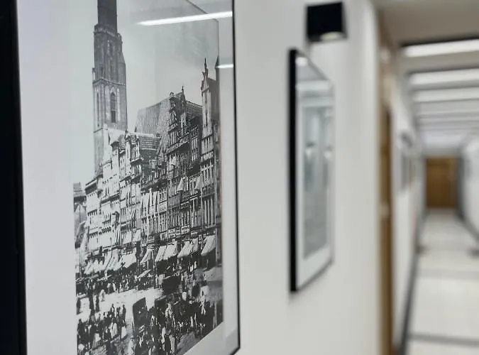 Halo Check In 24h Privat Parking * 弗罗茨瓦夫