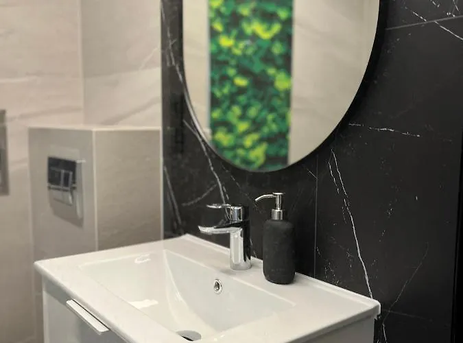 Halo Check In 24h Privat Parking * 弗罗茨瓦夫