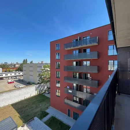 Halo Apartment *