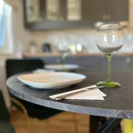 Apartment Halo