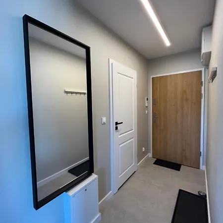 Halo Apartment
