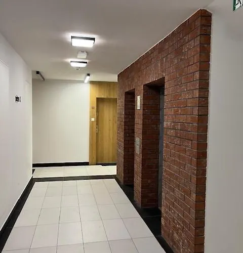 Halo Check In 24h Privat Parking * Βρότσλαβ